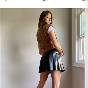 Aritzia Sunday’s best Olive skirt in black